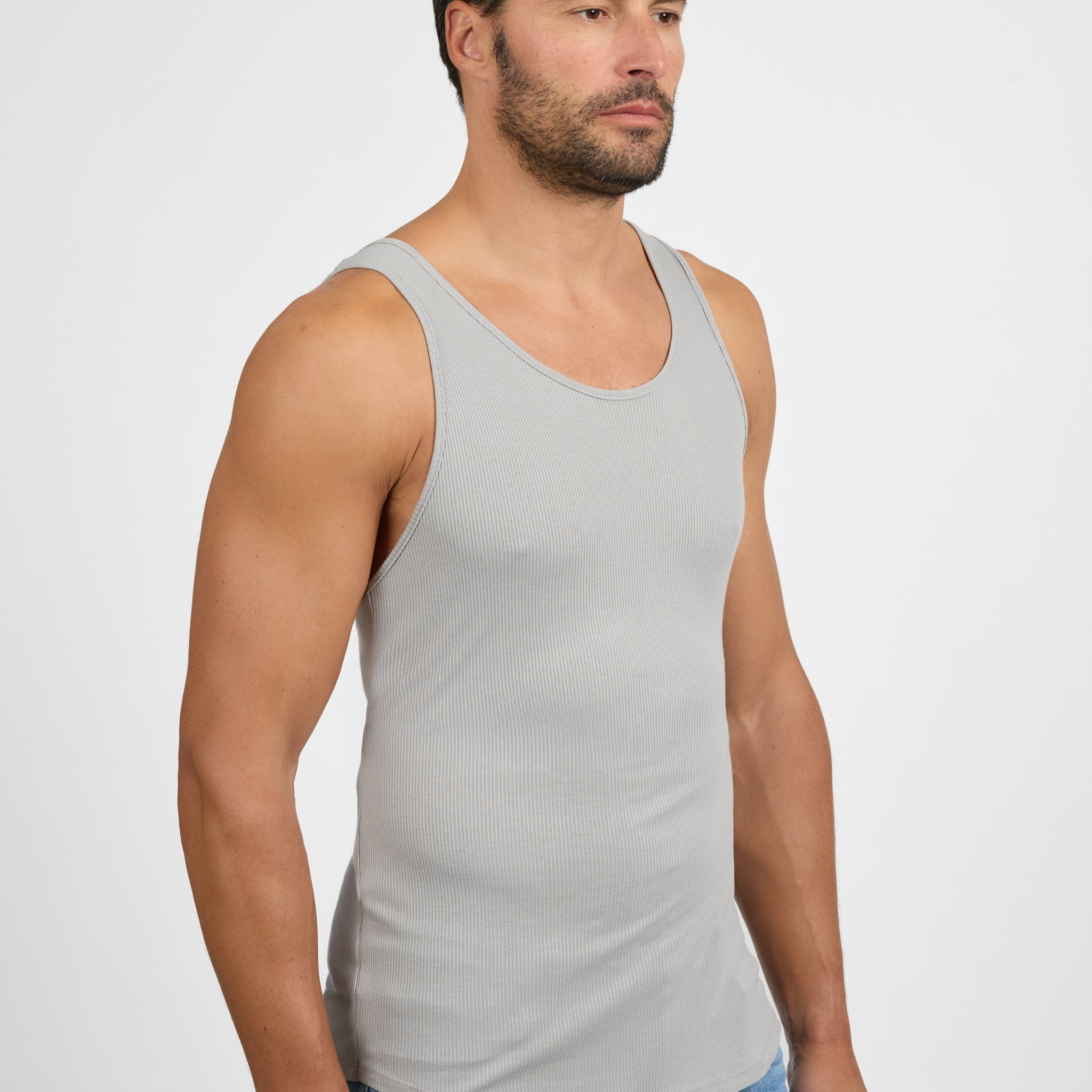 MONFRERE-travis-light-grey