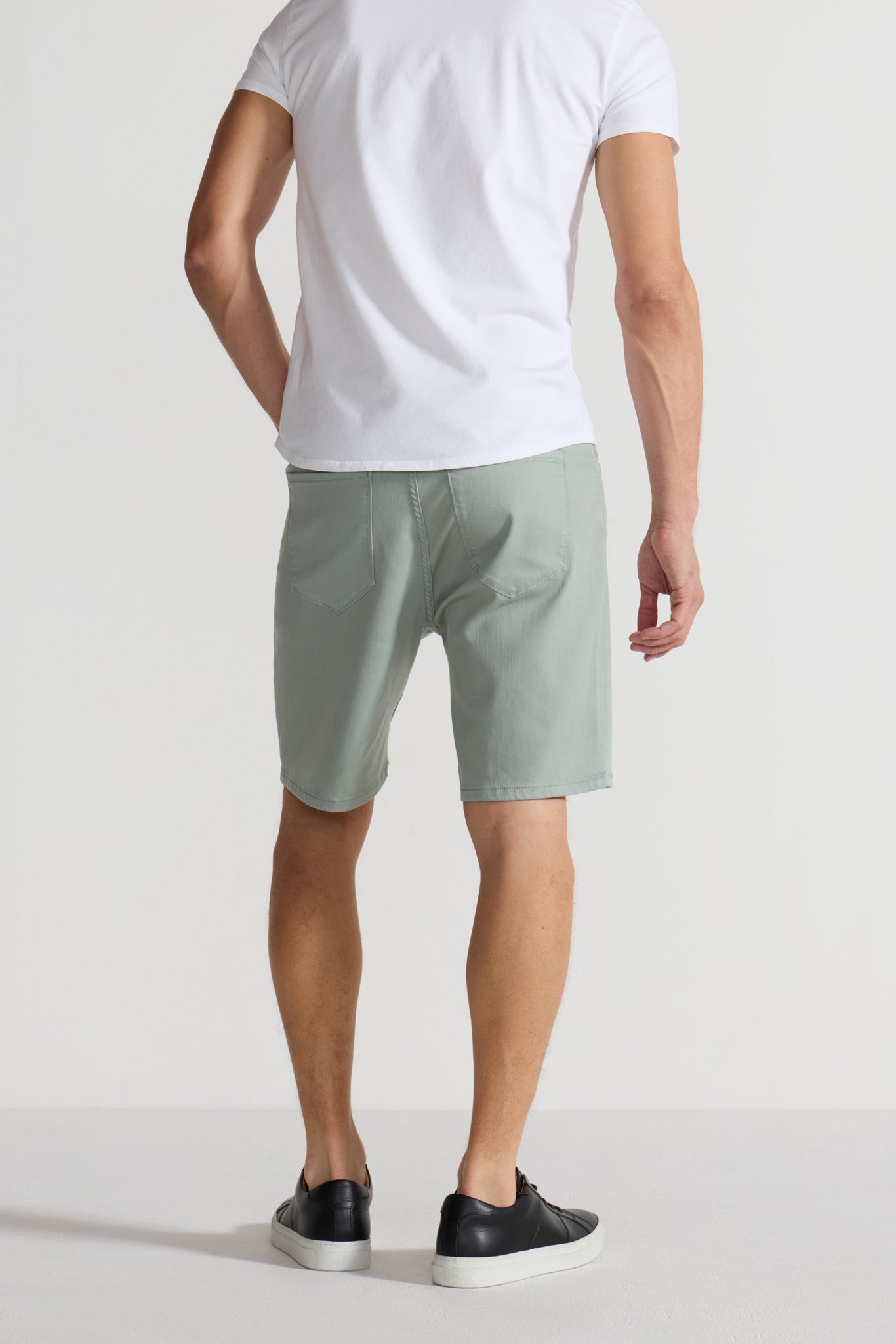 MONFRERE-brando-short-mineral-green